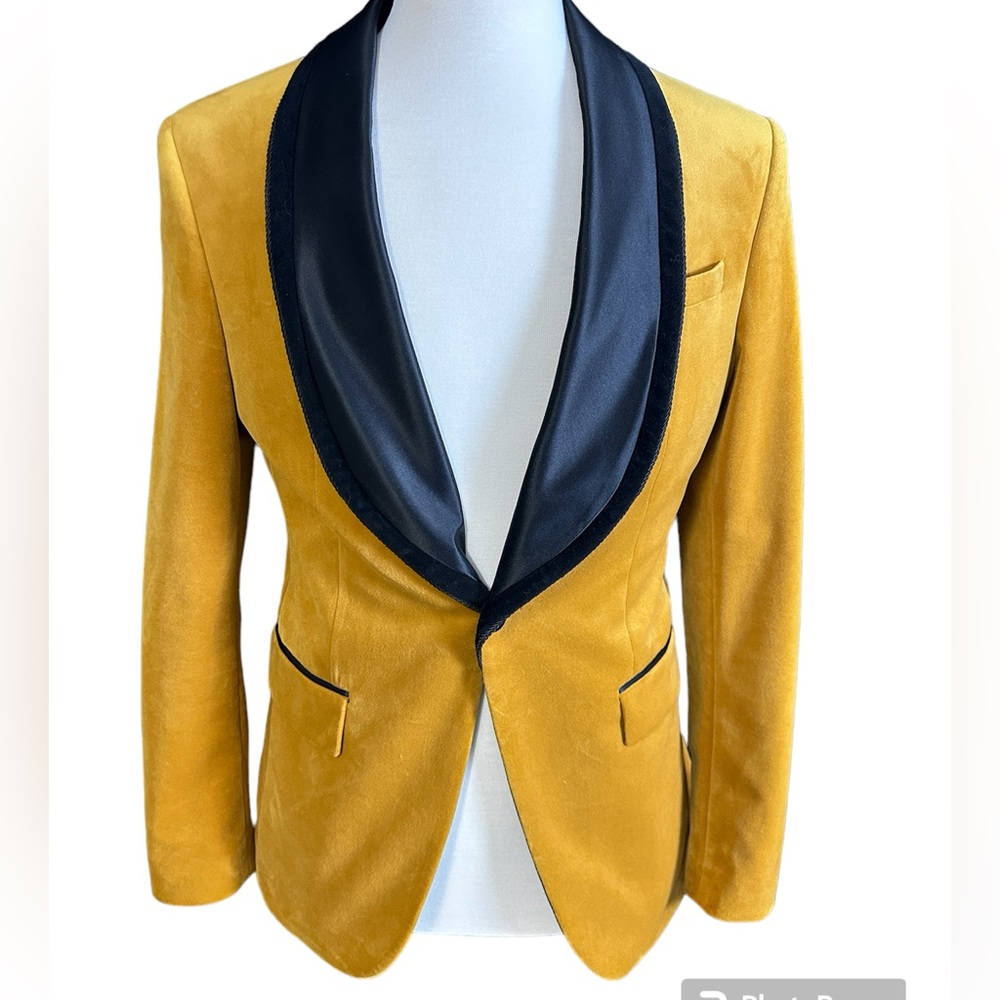 Velvet Zara blazer with shawl collar in a gold yellow tone